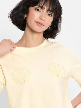 Future Collective Women's Short Sleeve Seashell Beaded T-Shirt XXL